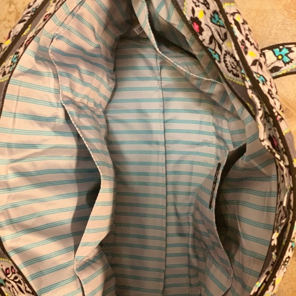 SOLD Iconic Vera Bradley Tote Bag-cross posted - Picture 3 of 6